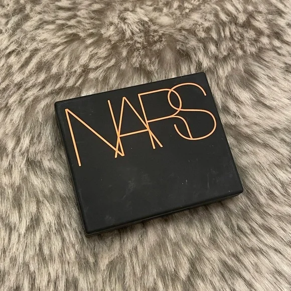 NARS single shade eyeshadow - Picture 1 of 2